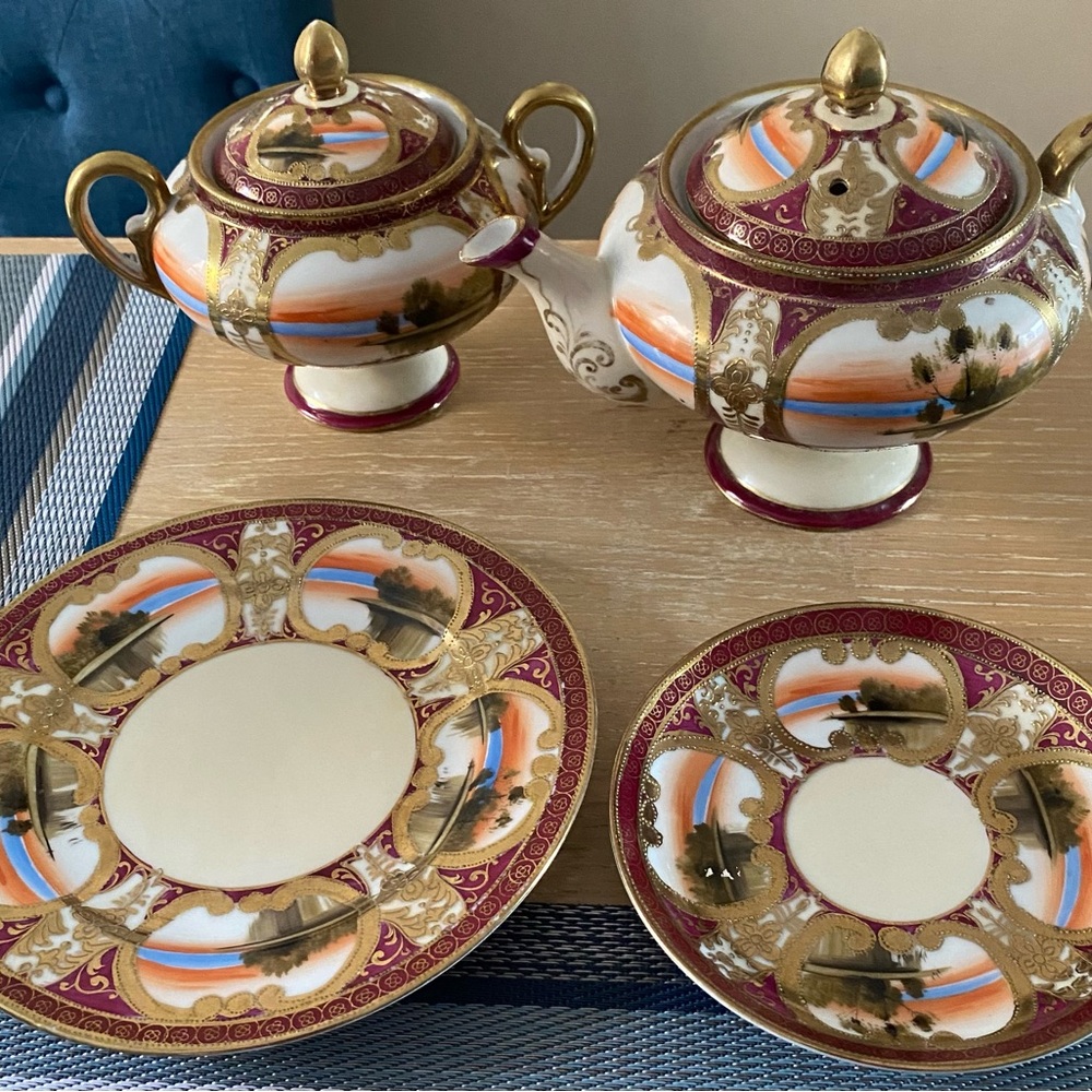 China dishware includes 1 teapot, 1 sugar container about 8-10 plates of each.